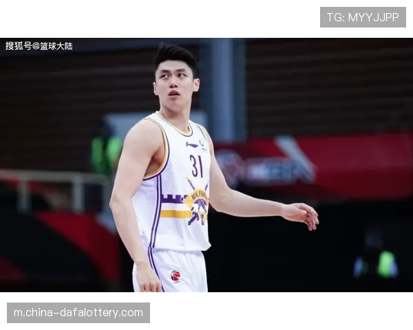 栾利程宁波年轻后卫 使用率22.4%展现潜力但效率值偏低